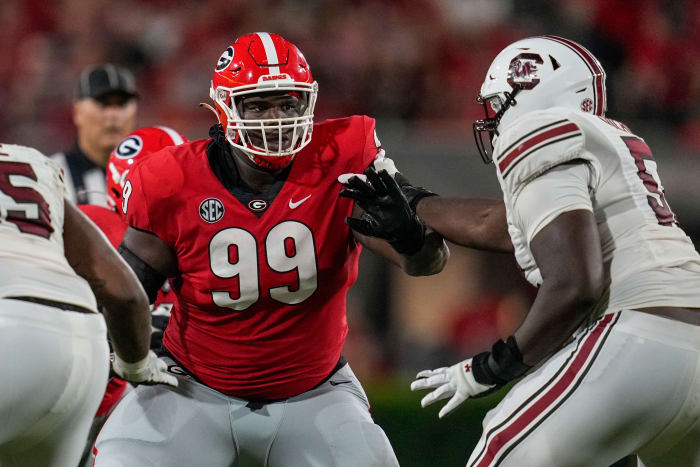 Blocking Georgia nose guard Jordan Davis one-on-one proves to be quite the task.